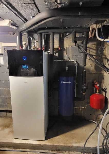 Installation d'une pompe à chaleur air eau avec plancher chauffant à Prévessin Moëns dans l'ain